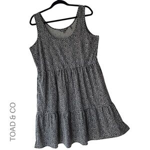 TOAD & CO | SUN-KISSED SUSANNA DRESS BLACK GRAY MINI PRINT TIERED UPF 50 MEDIUM